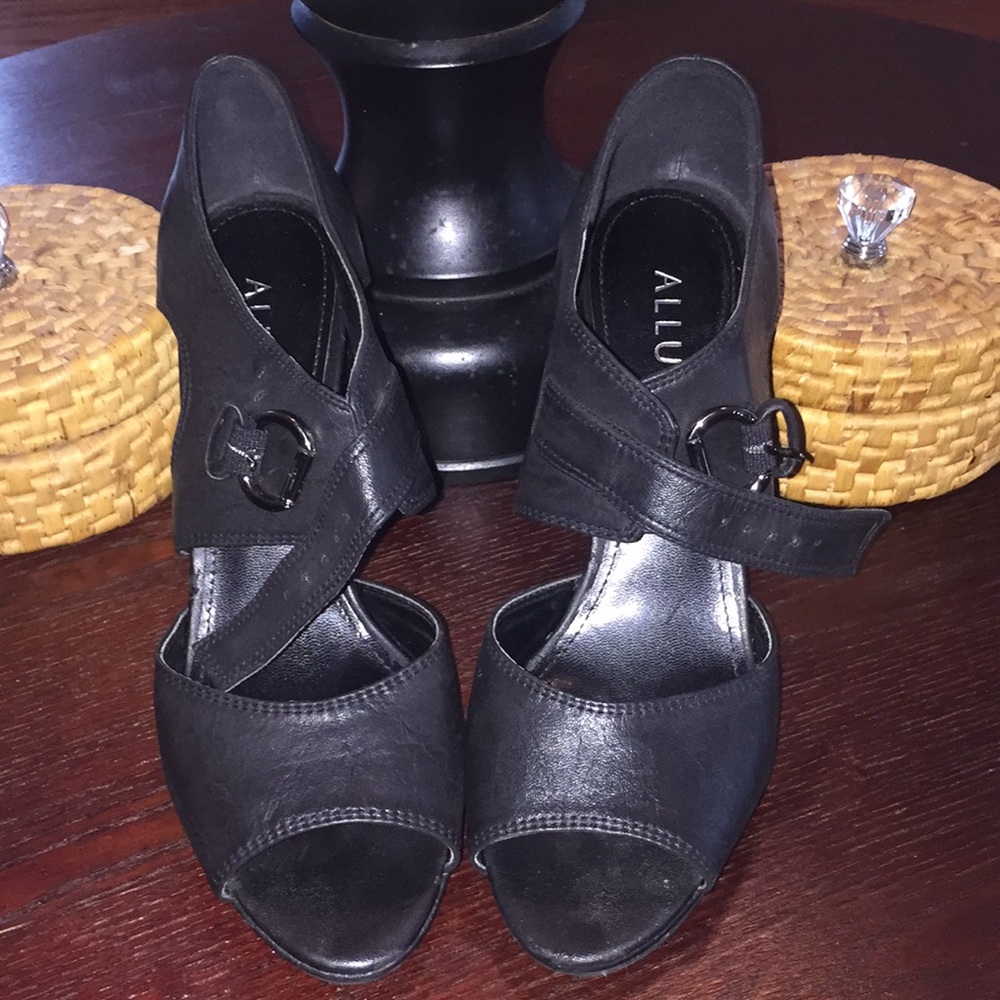 Black Buckled Opened Toe Heels